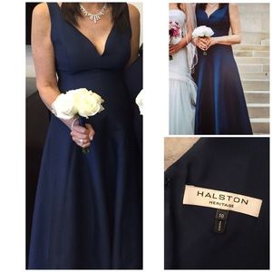 Halston Gown Navy size US10